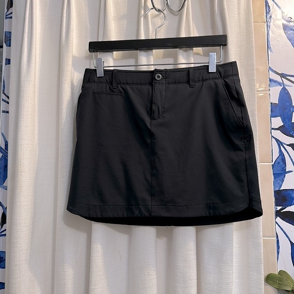Women’s Black Under Armour 100% Polyester Golf Skort Size 6 - Picture 2 of 6